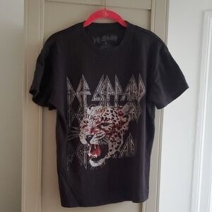 Def Leppard Graphic Leopard Band Tee - Black